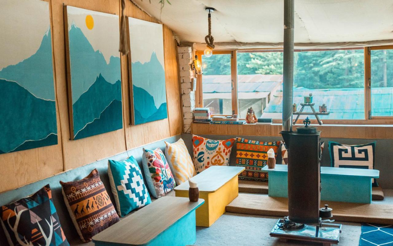 Young Monk Hostel & Cafe Old Manali ภายนอก รูปภาพ