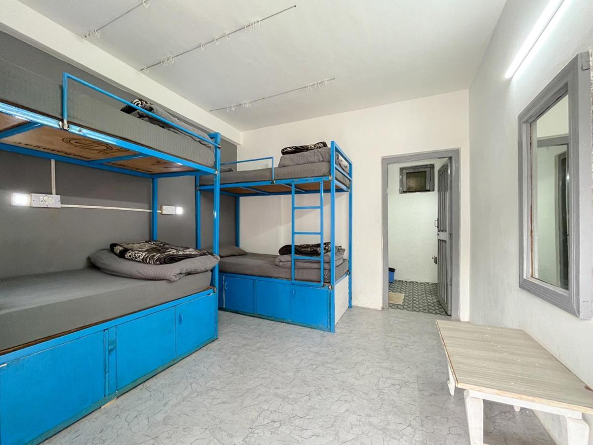 Young Monk Hostel & Cafe Old Manali ภายนอก รูปภาพ